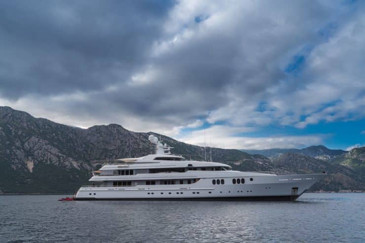 Yacht-charter-TRIDENT