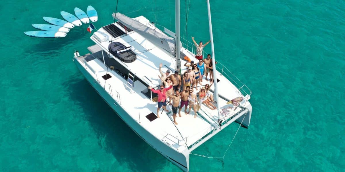 pourquoi-louer-un-maxi-catamaran-pour-vos-evenements-prives-ou-professionnels