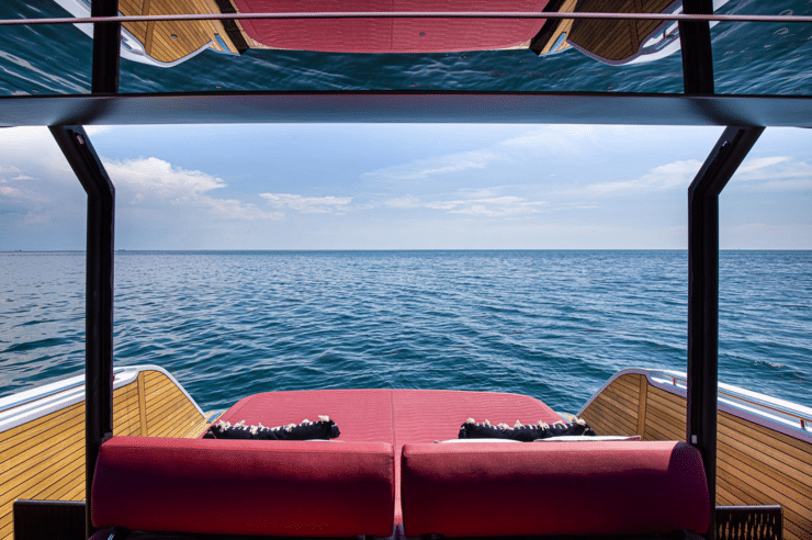 location-yacht-journee-m-y-cranchi-46