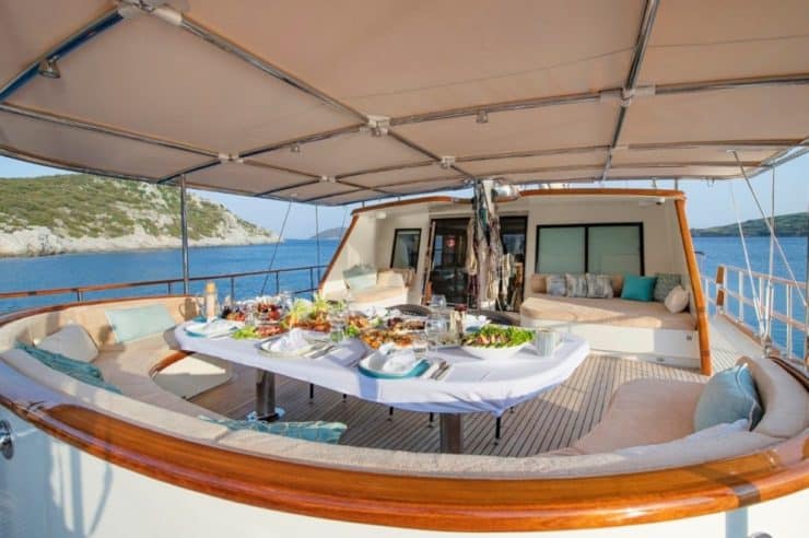 yacht-charter-m-y-dragonfly