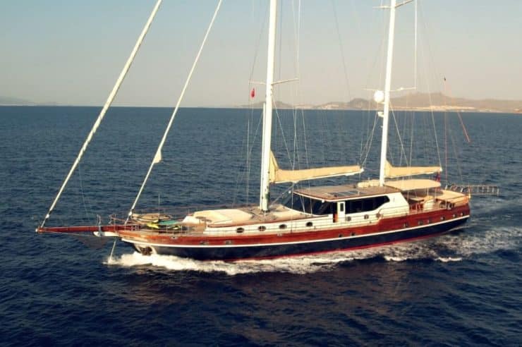 yacht-charter-m-y-dragonfly