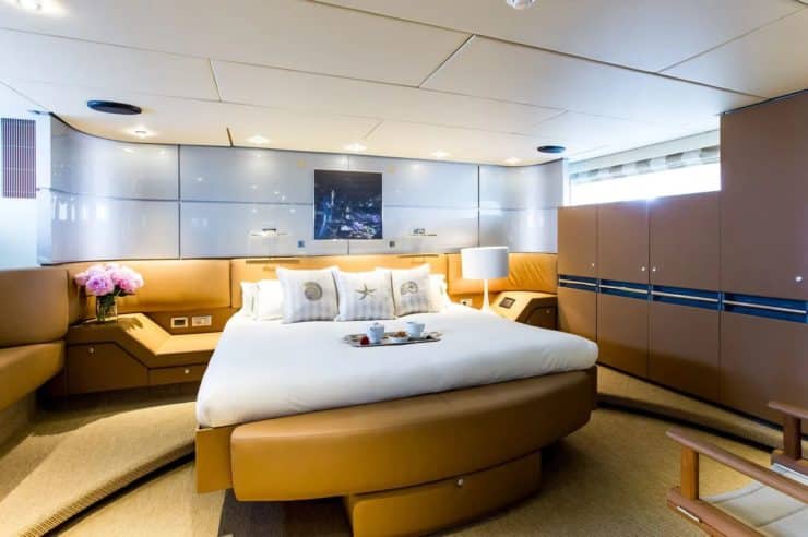 yacht-charter-m-y-pandion