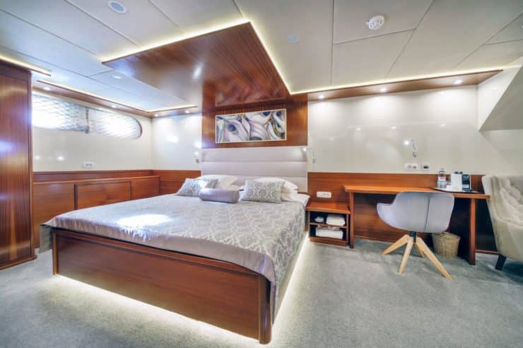 yacht-charter-m-y-son-de-mar