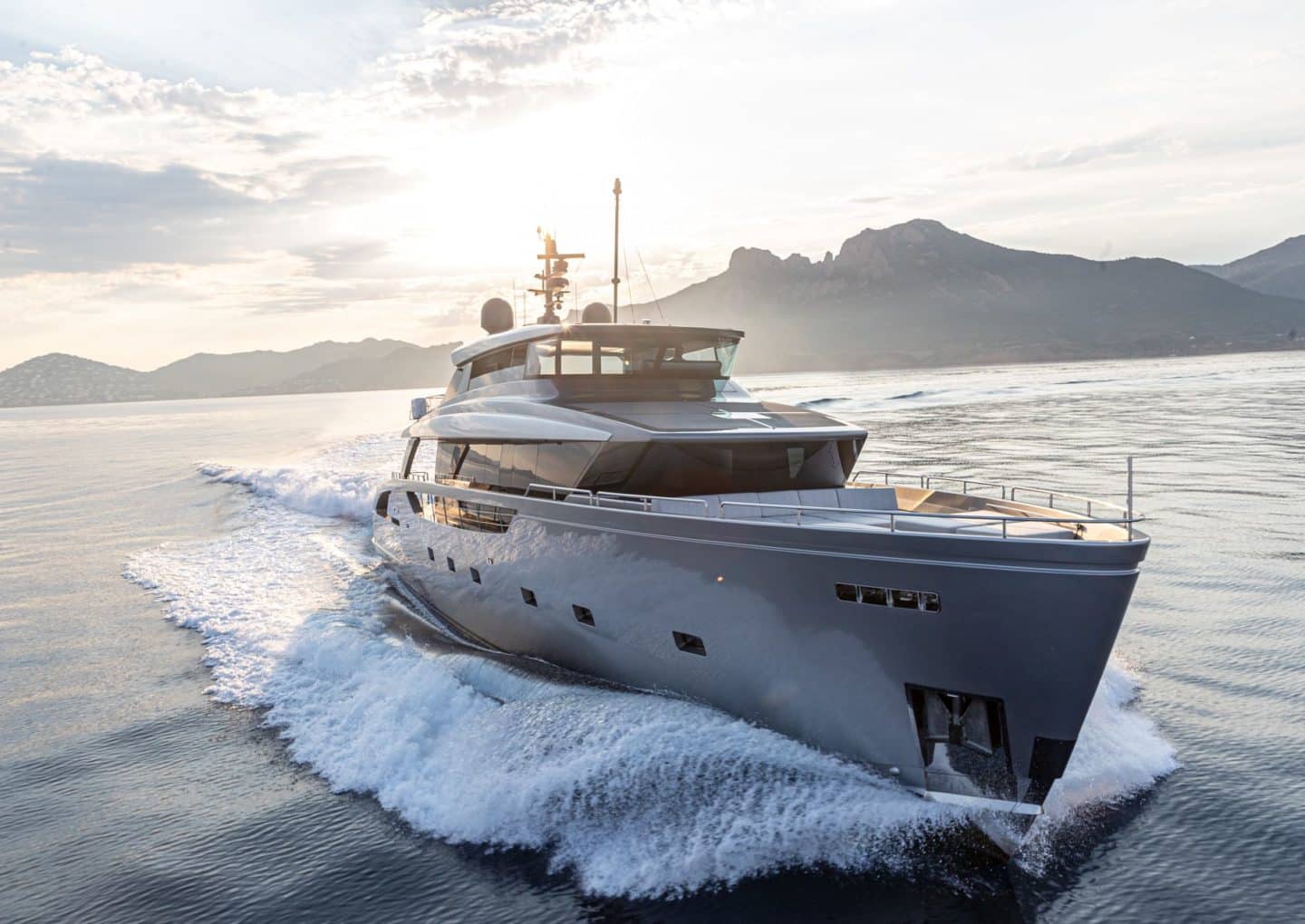 Yacht-charter-SANLORENZO_SX100_NEW_YORK_01