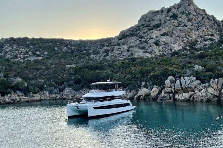 location-journée-navire-m-y-fountaine-pajot-44