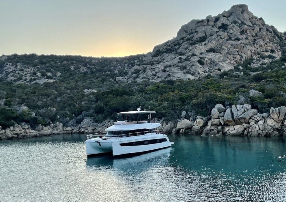 location-journée-navire-m-y-fountaine-pajot-44