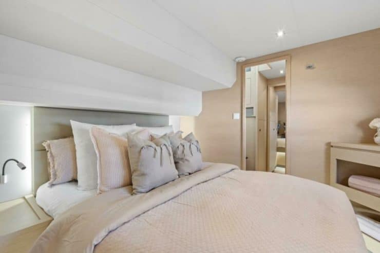 location-journée-navire-m-y-fountaine-pajot-44