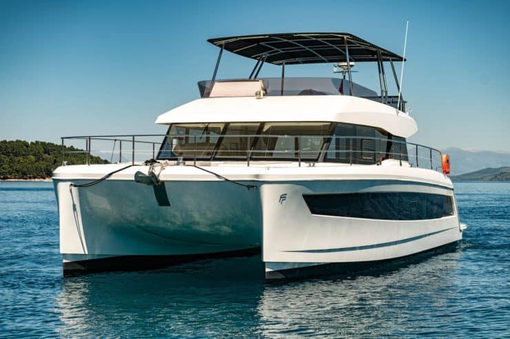 location-journée-navire-m-y-fountaine-pajot-44