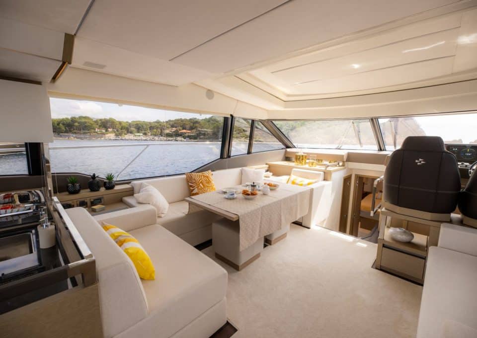 location-journée-navire-m-y-prestige-630-s