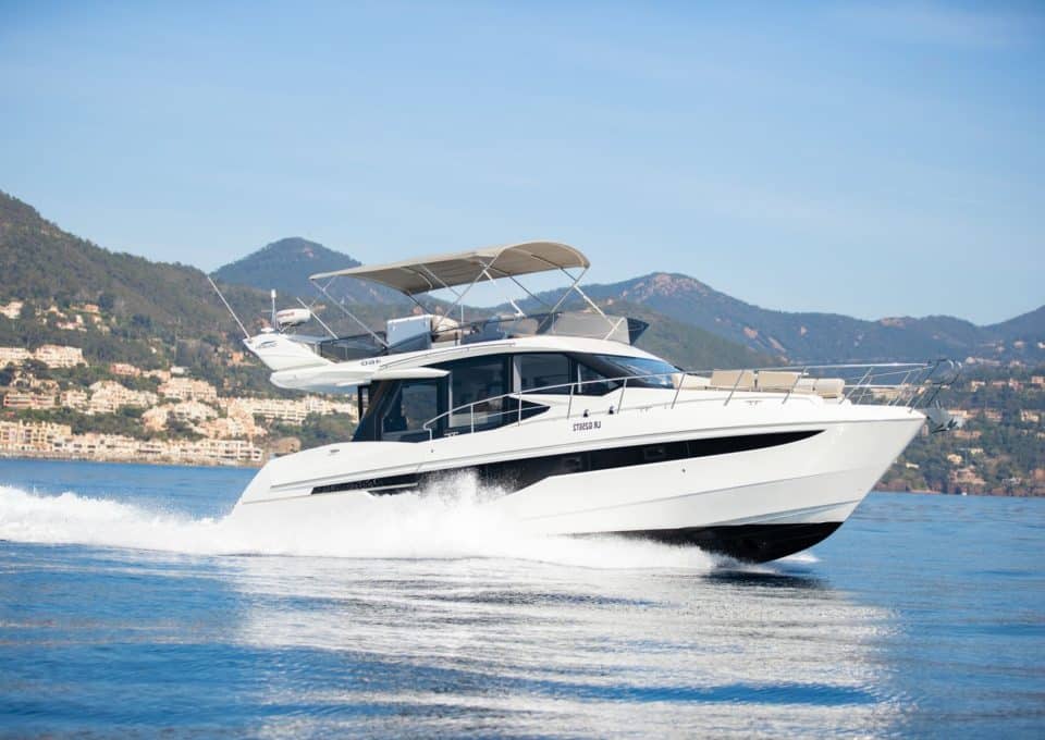 location-journee-yacht-m-y-galeon-46-fly