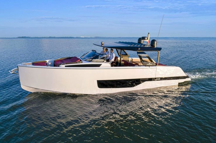 location-journée-yacht-m-y-Cranchi_A46_White