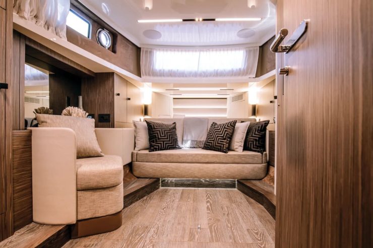 location-journée-yacht-m-y-Cranchi_A46_White
