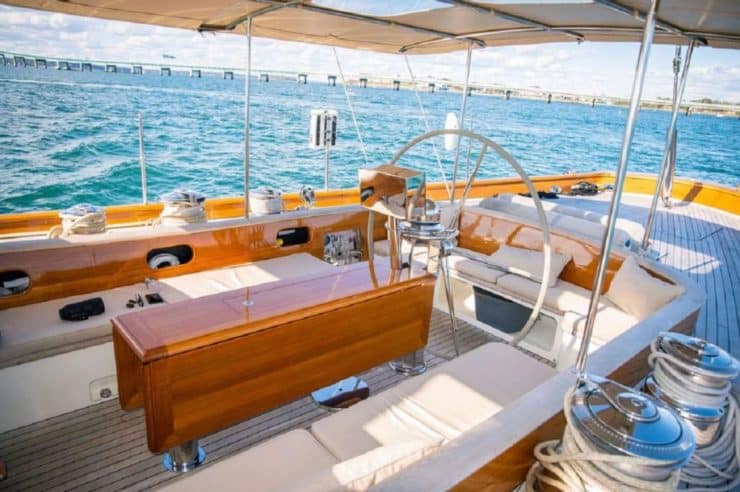yacht-charter-m-y-aurelius-111