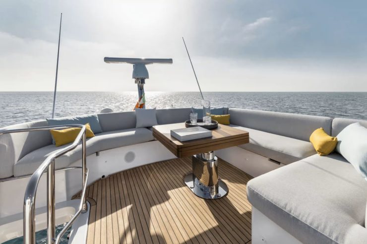 location-journée-yacht-m-y-Azimut_53_Fly
