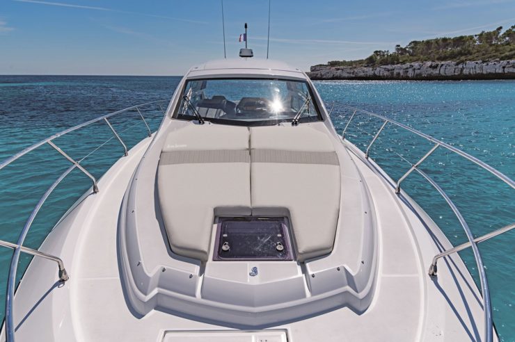 location-journee-yacht-m-y-Beneteau_GT_46