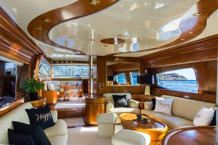location-yacht-charter-MY-amoraki