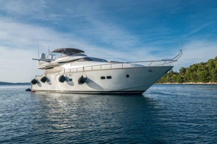 location-yacht-charter-MY-jantar