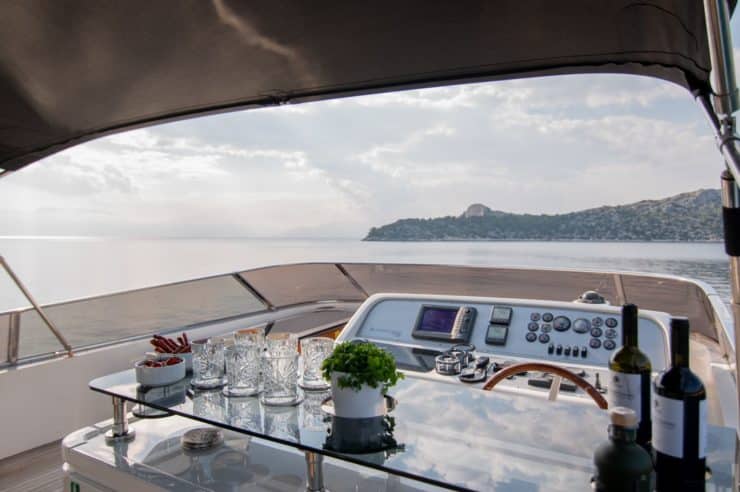 location-yacht-charter-MY-salty