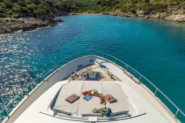 location-yacht-charter-MY-the-bird