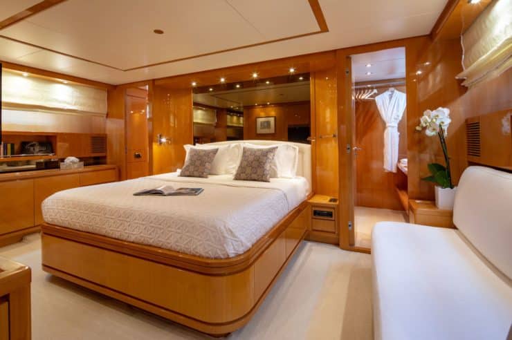 location-yacht-charter-MY-the-bird