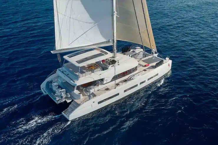 Yacht Charter ADRIATIC DRAGON Lagoon exterior