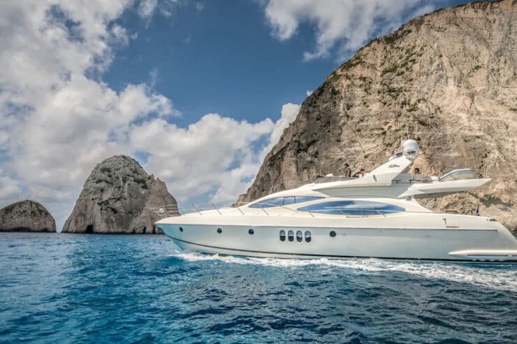 yacht-charter-m-y-manu