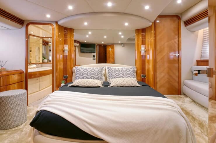 yacht-charter-m-y-manu