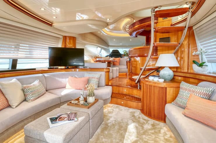 yacht-charter-m-y-manu