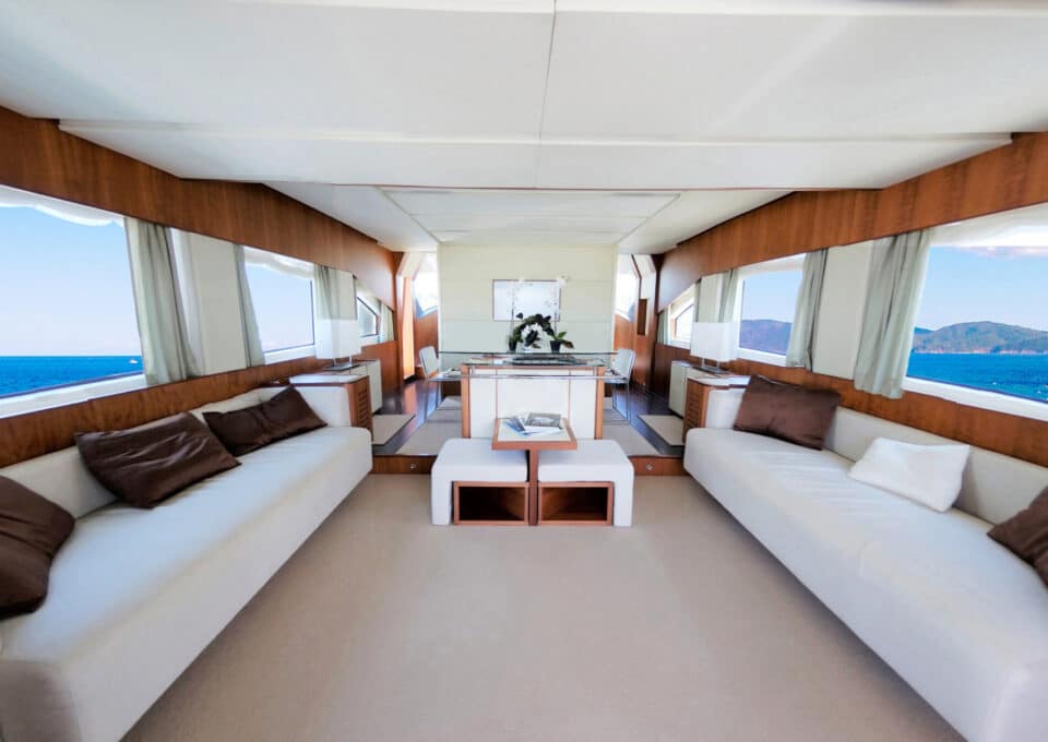yacht-charter-m-y-questa-e-vita