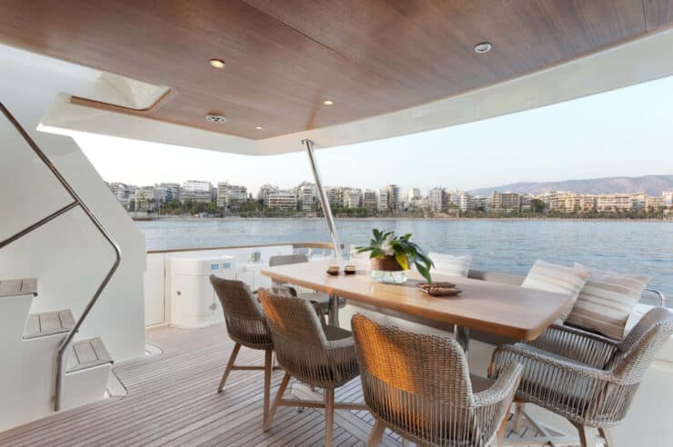 yacht-charter-m-y-questa-e-vita