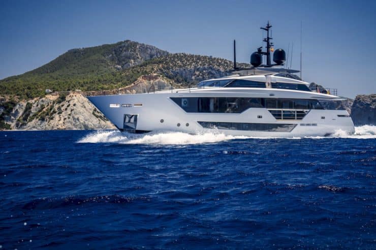 yacht-charter-rental-m-y-alvium