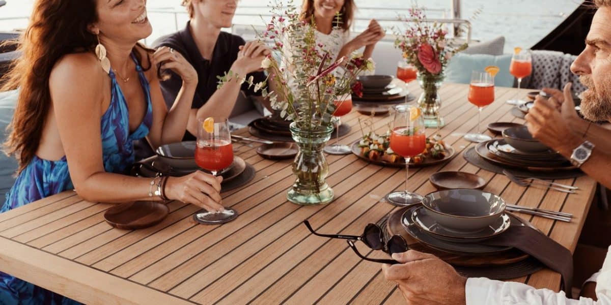 la-gastronomie-corse-a-bord-de-votre-yacht-de-location-sur-lile-de-beaute