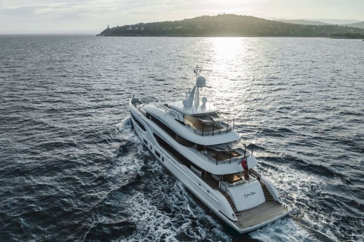 location-yacht-m-y-extra-time