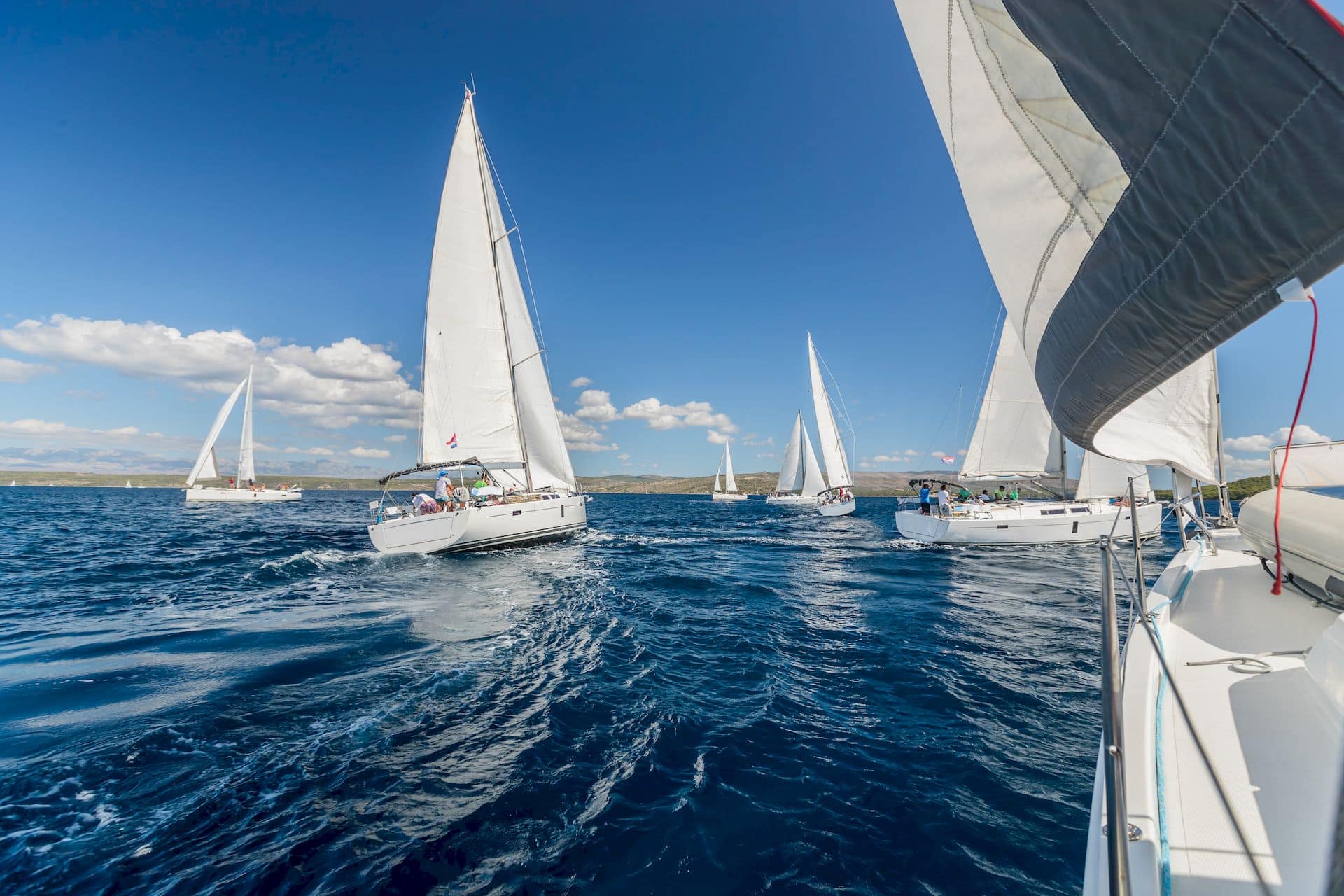 suivez-les-regates-de-voiliers-classiques-avec-arthaud-yachting