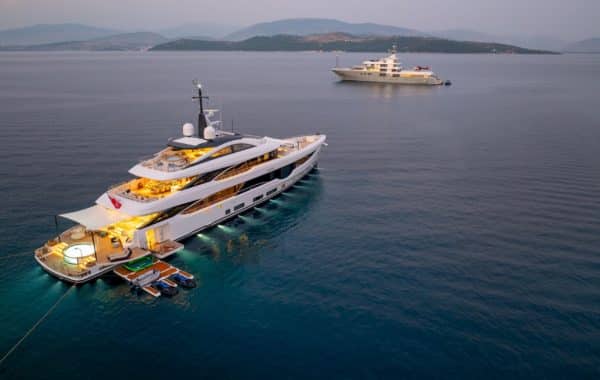 Boat transfert restaurant La Guérite | Arthaud Yachting Boat transfert restaurant La Guérite | Arthaud Yachting