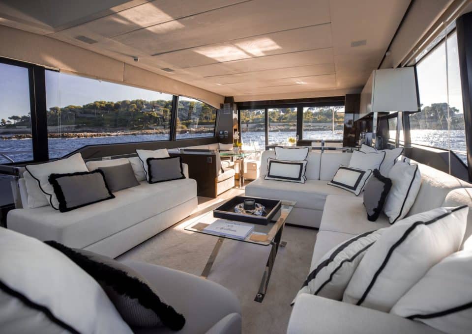 Yacht-charterAPOLLONIA-PRESTIGE-680-11