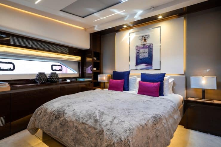 Yacht-charterAPOLLONIA-PRESTIGE-680-11
