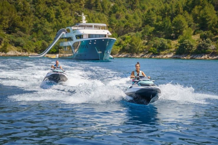 yacht-charter-rental-m-y-agape_rose