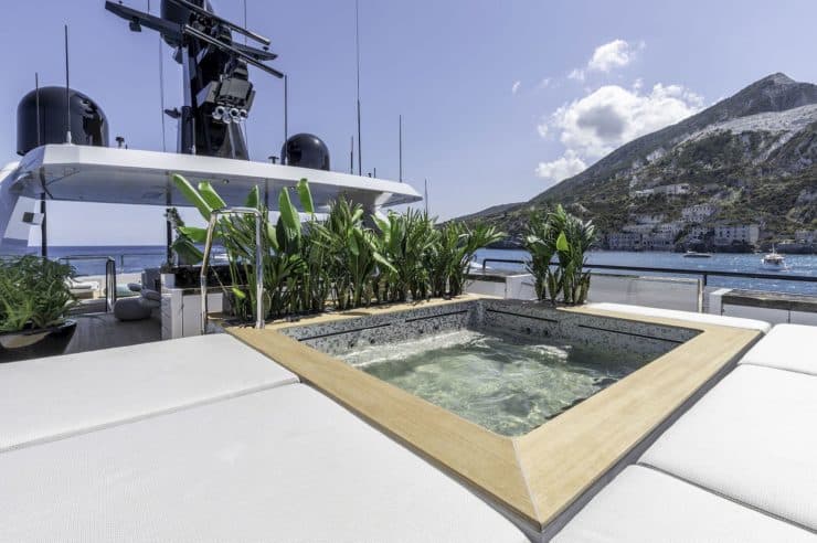 yacht-charter-m-y-lel