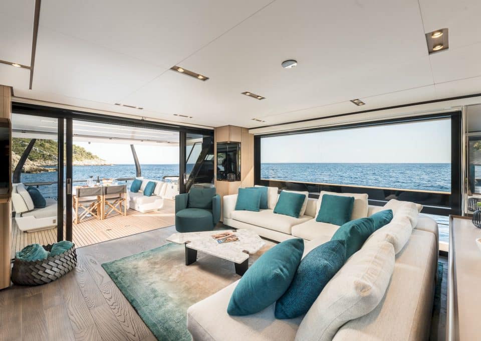 yacht-charter-m-y-nailu