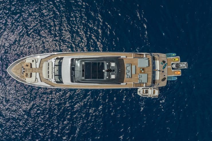 yacht-charter-m-y-nailu-