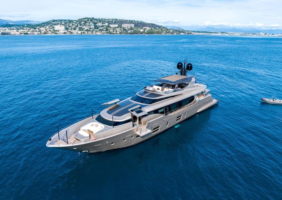 yacht-charter-m-y-the-palm