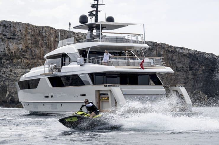 yacht-charter-m-y-unique-s