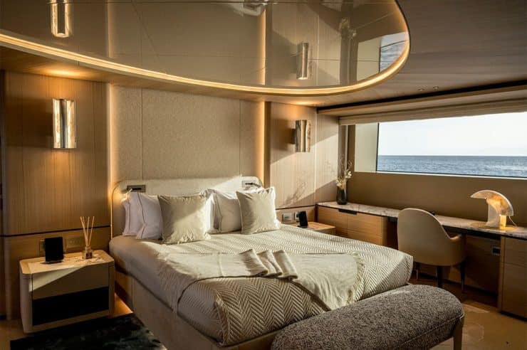 yacht-charter-m-y-unique-s