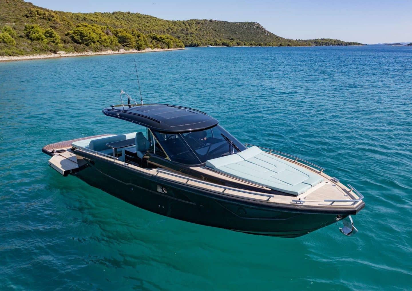 location-yacht-journee-m-y-Focus-Forza-37