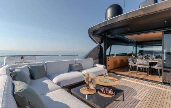 Location charter M/Y NEW YORK