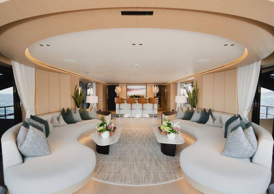 Yacht-charter-M-Y-MAVERICK