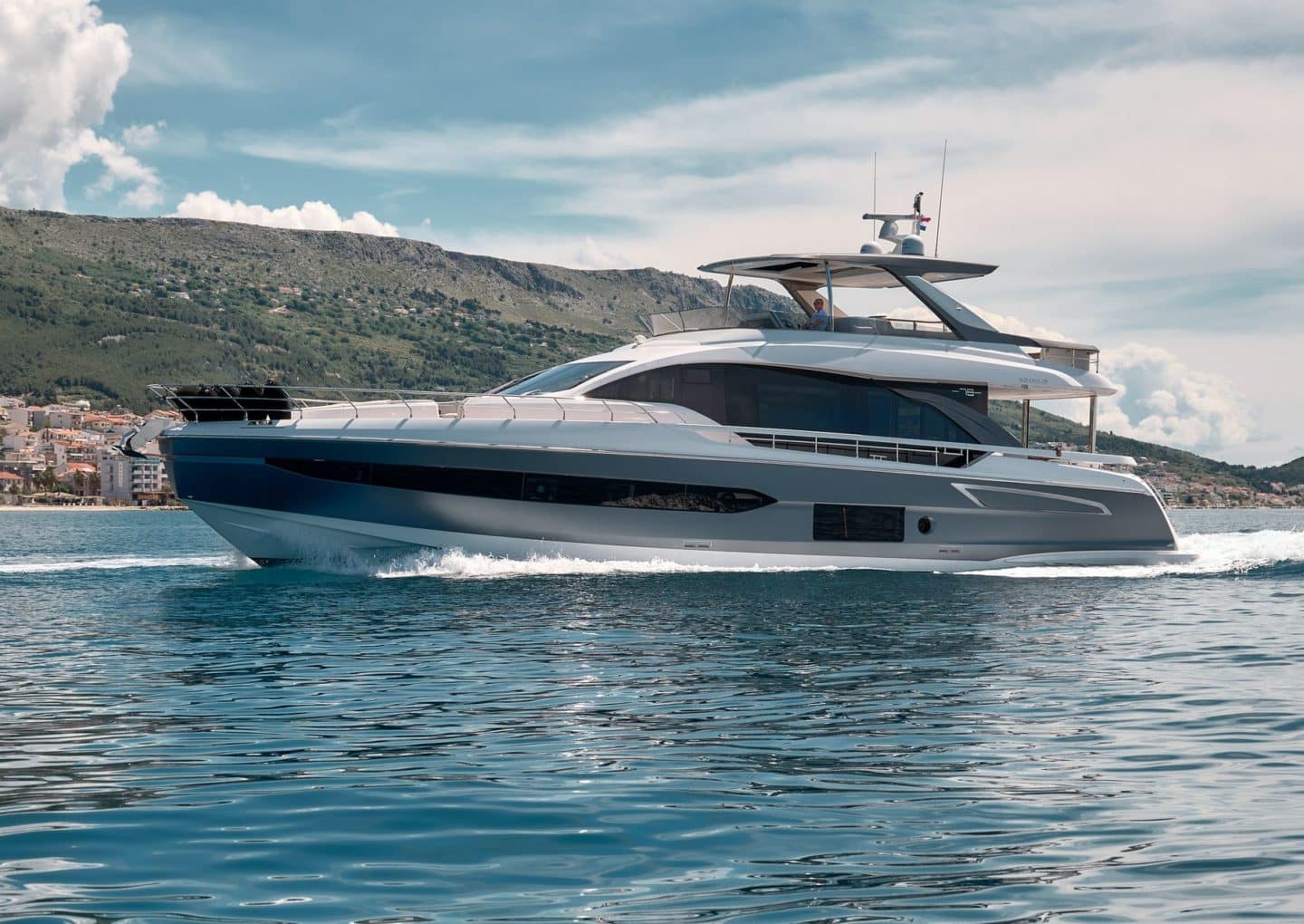 Yacht-charter-M-Y-VIVA