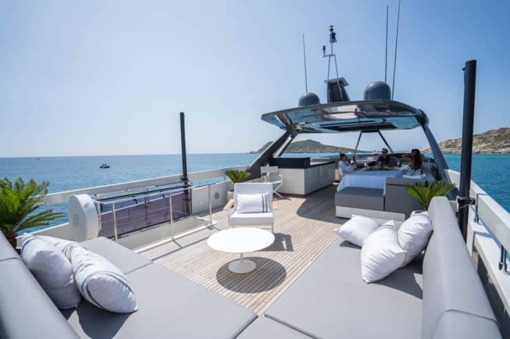 yacht-charter-M-Y-DADDYS-DREAM-2
