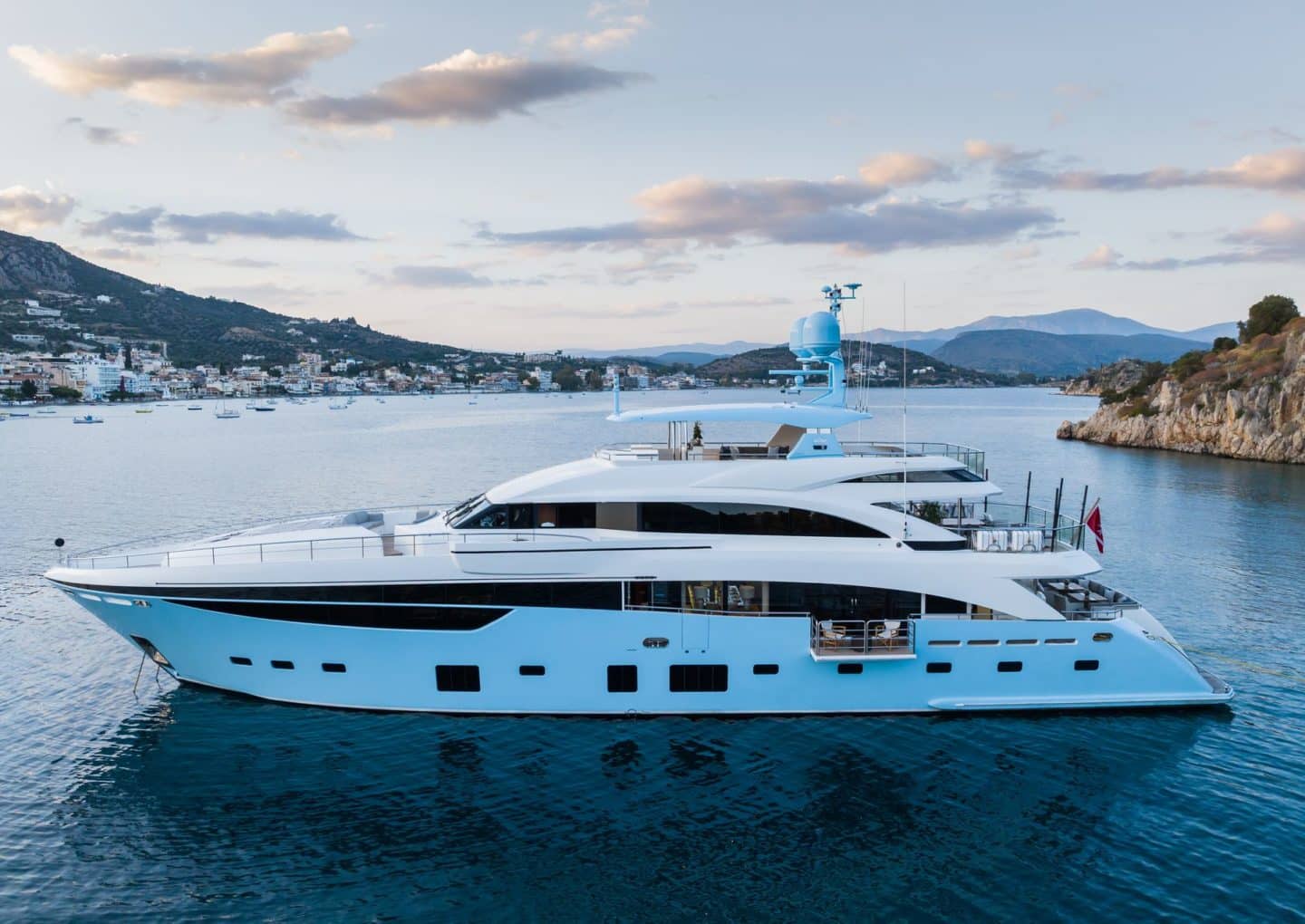 M/Y LE VERSEAU | Arthaud Yachting yacht-charter-M-Y-LE-VERSEAU